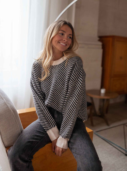 Lenya | Pull avec motif tricoté