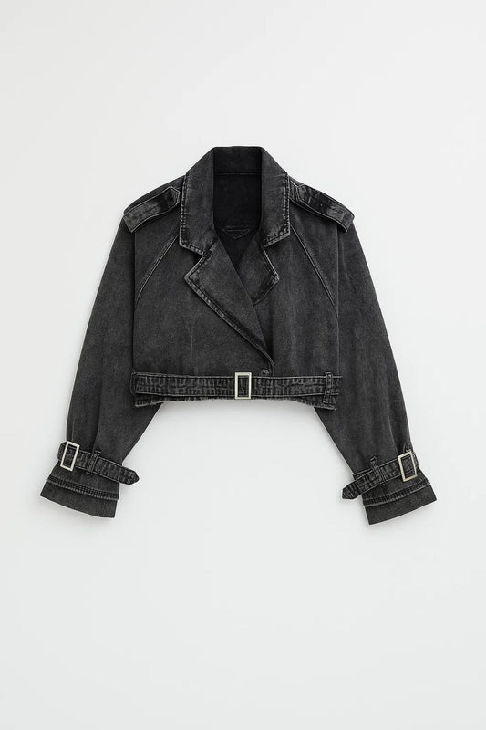 Veste courte avec boucles décoratives et coupe structurée