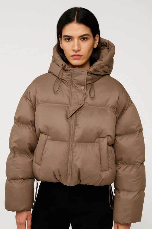 Doudoune courte avec capuche et fermeture asymétrique | Chaude et fonctionnelle